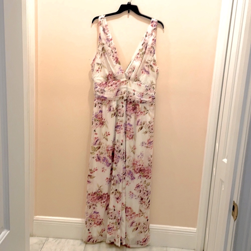 NWT PLUS SIZE 3X FLORAL JUMPSUIT